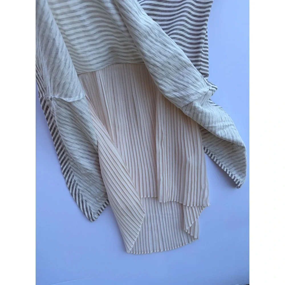 Mia Joy Joyfolie Girls Maya Top Gray Stripe Pleated High Low Shirt‎ Size 8 NWT